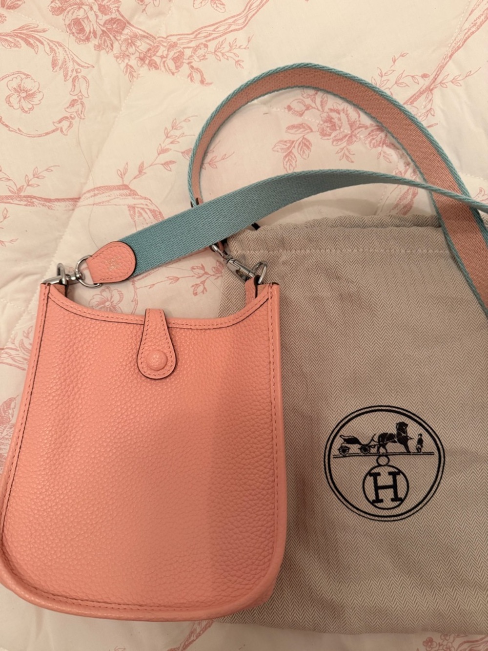 Evelyne Mini Crossbody Bag - Picture 3 of 4